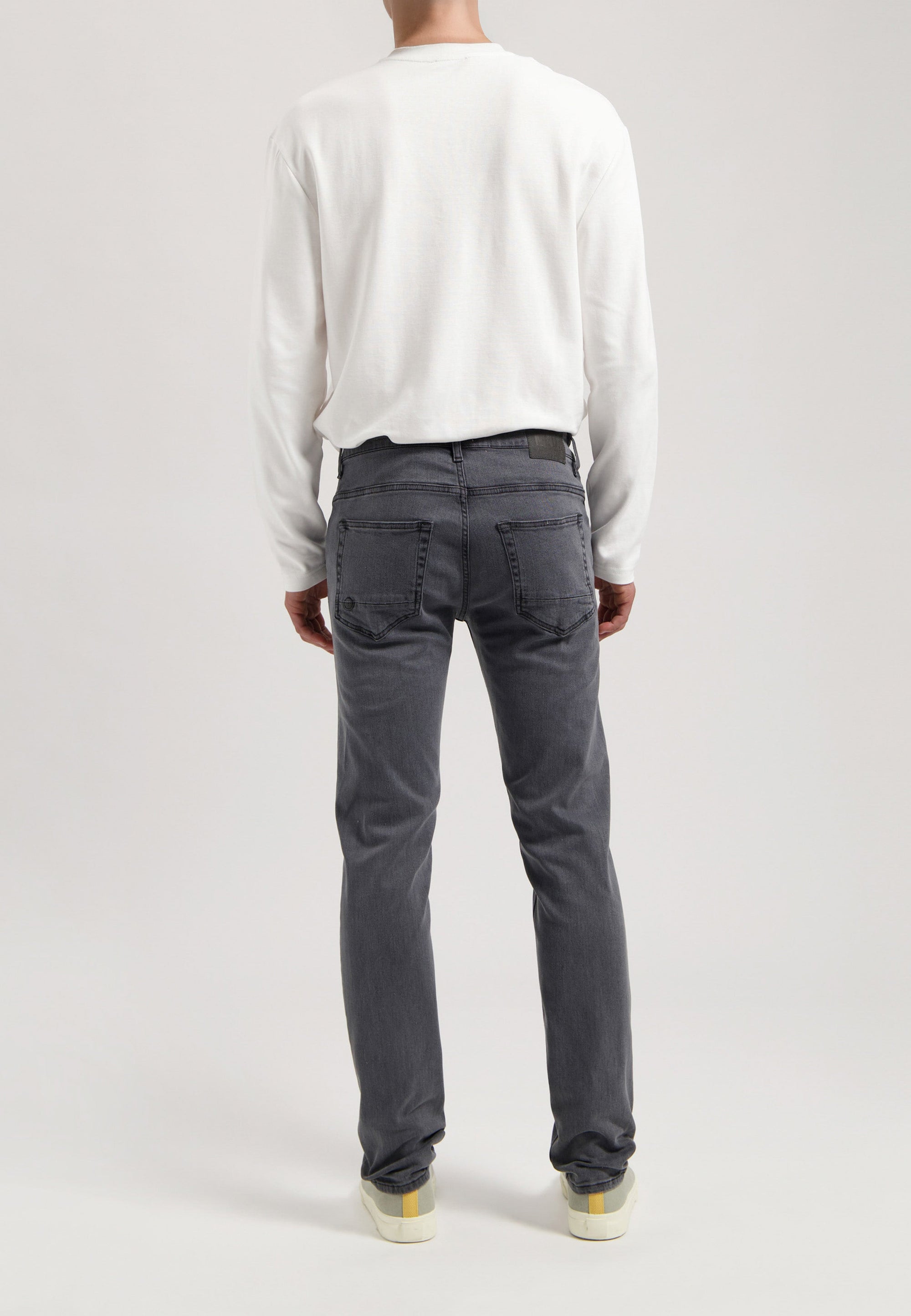 03 grey