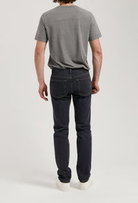 Medium black