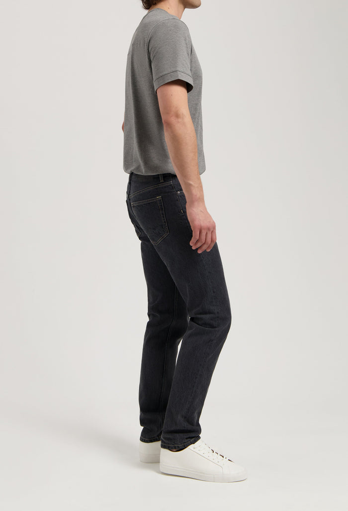 Medium black