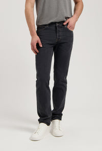Medium black